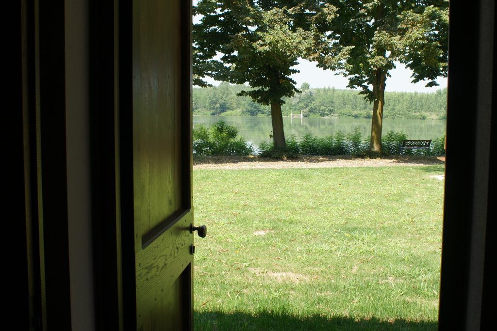 La Finestra Sul Po - Agriturismo Monticelli dʼOngina Zimmer foto