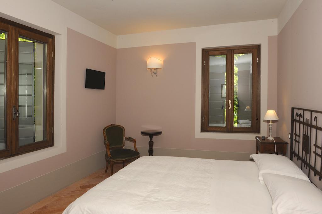 La Finestra Sul Po - Agriturismo Monticelli dʼOngina Zimmer foto