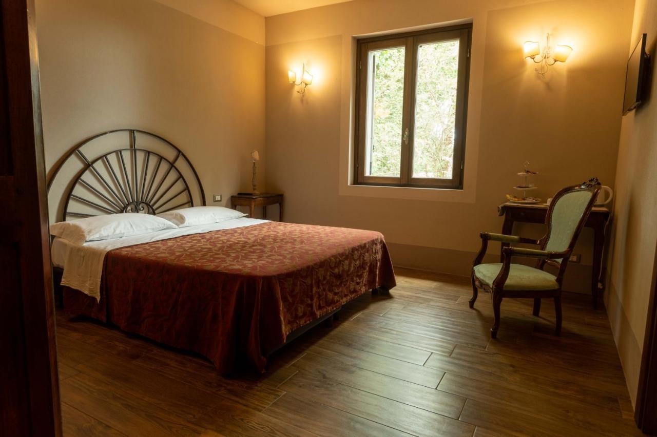La Finestra Sul Po - Agriturismo Monticelli dʼOngina Exterior foto