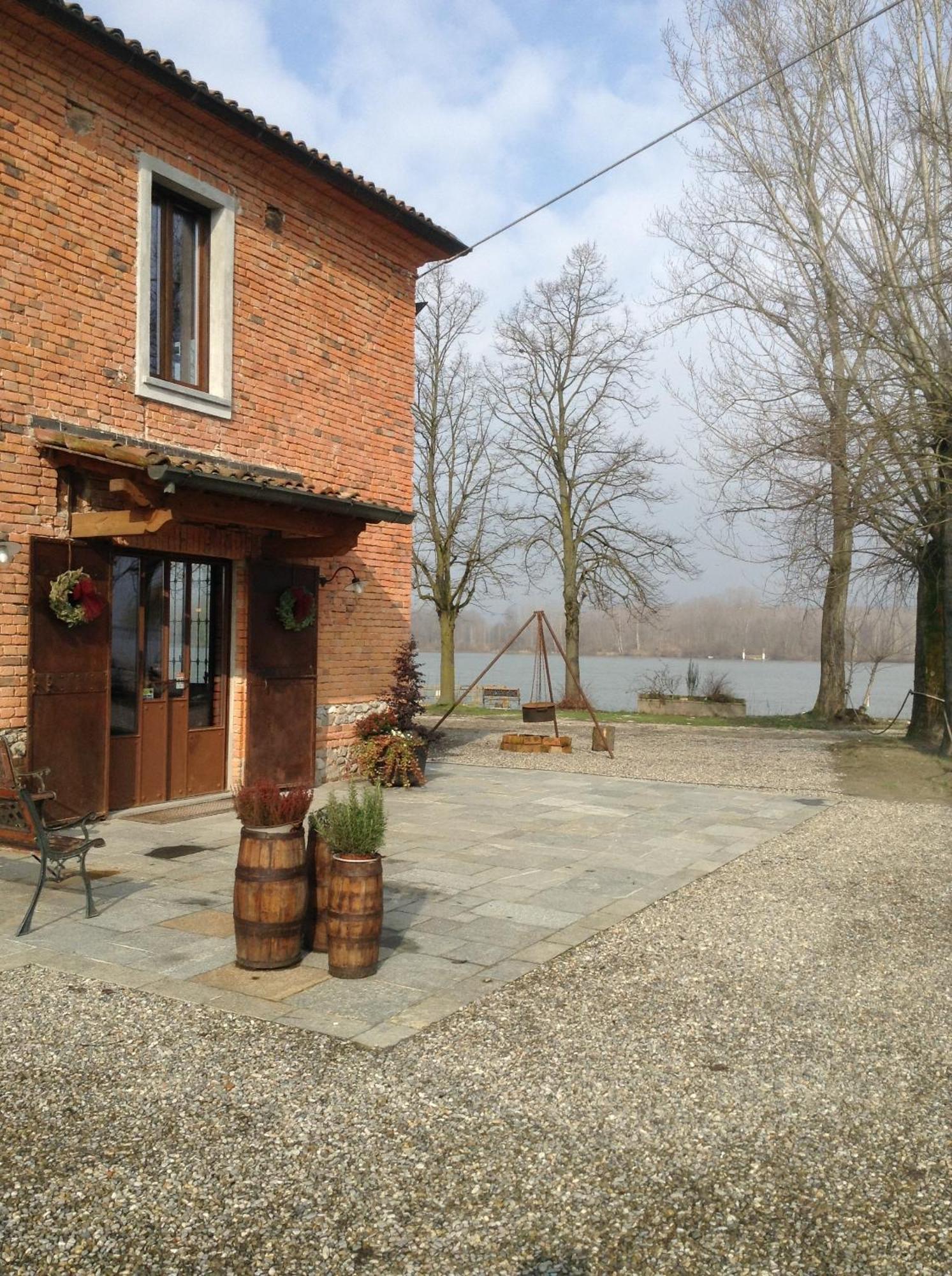 La Finestra Sul Po - Agriturismo Monticelli dʼOngina Exterior foto