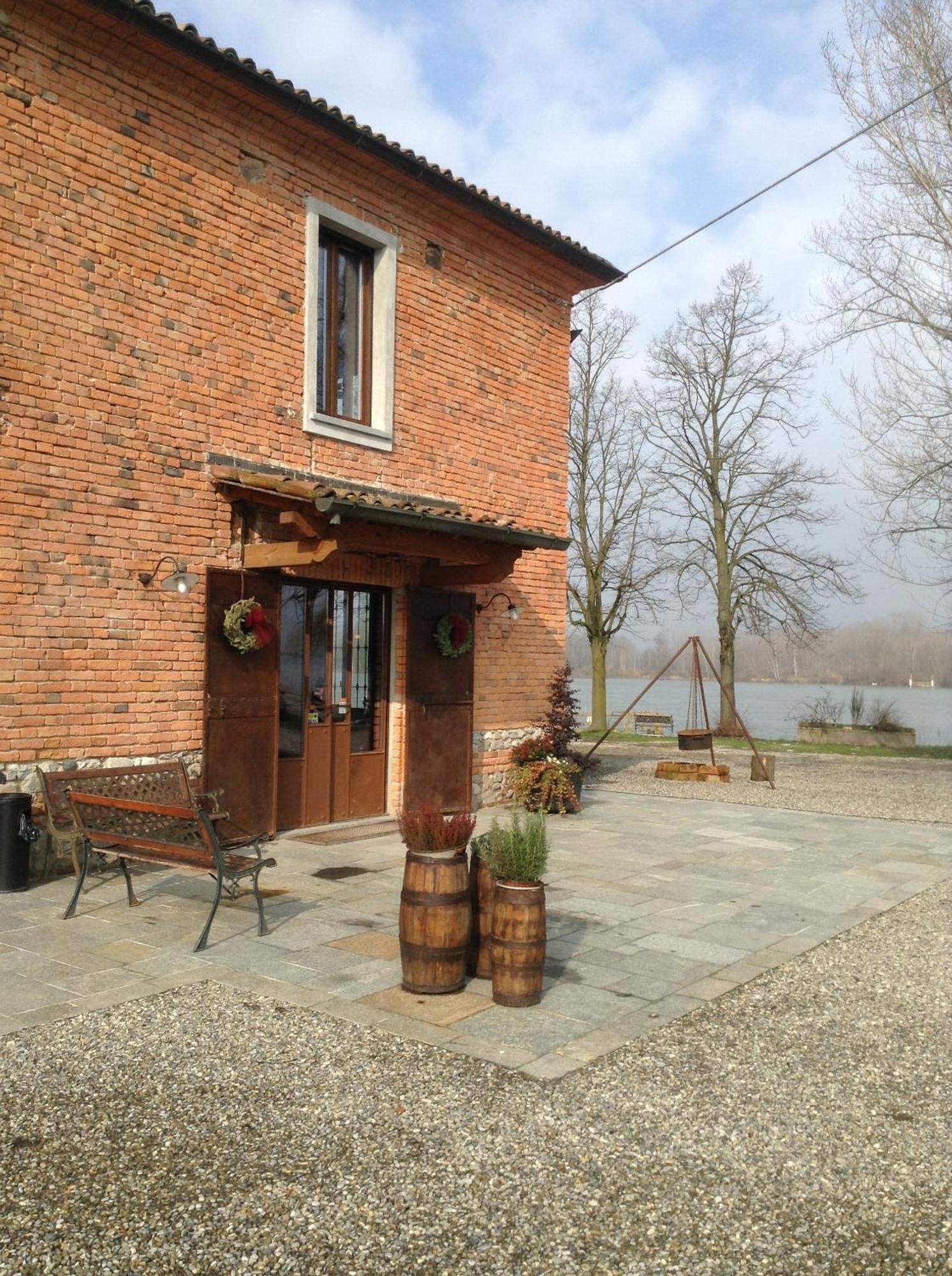 La Finestra Sul Po - Agriturismo Monticelli dʼOngina Exterior foto