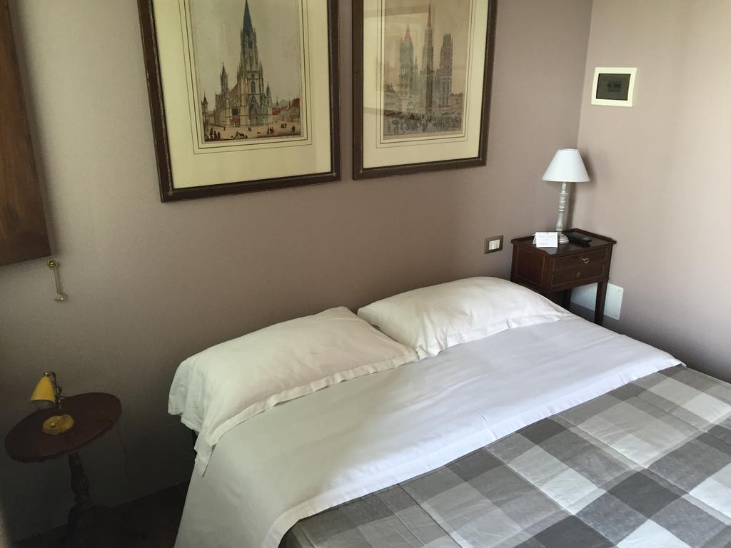 La Finestra Sul Po - Agriturismo Monticelli dʼOngina Zimmer foto
