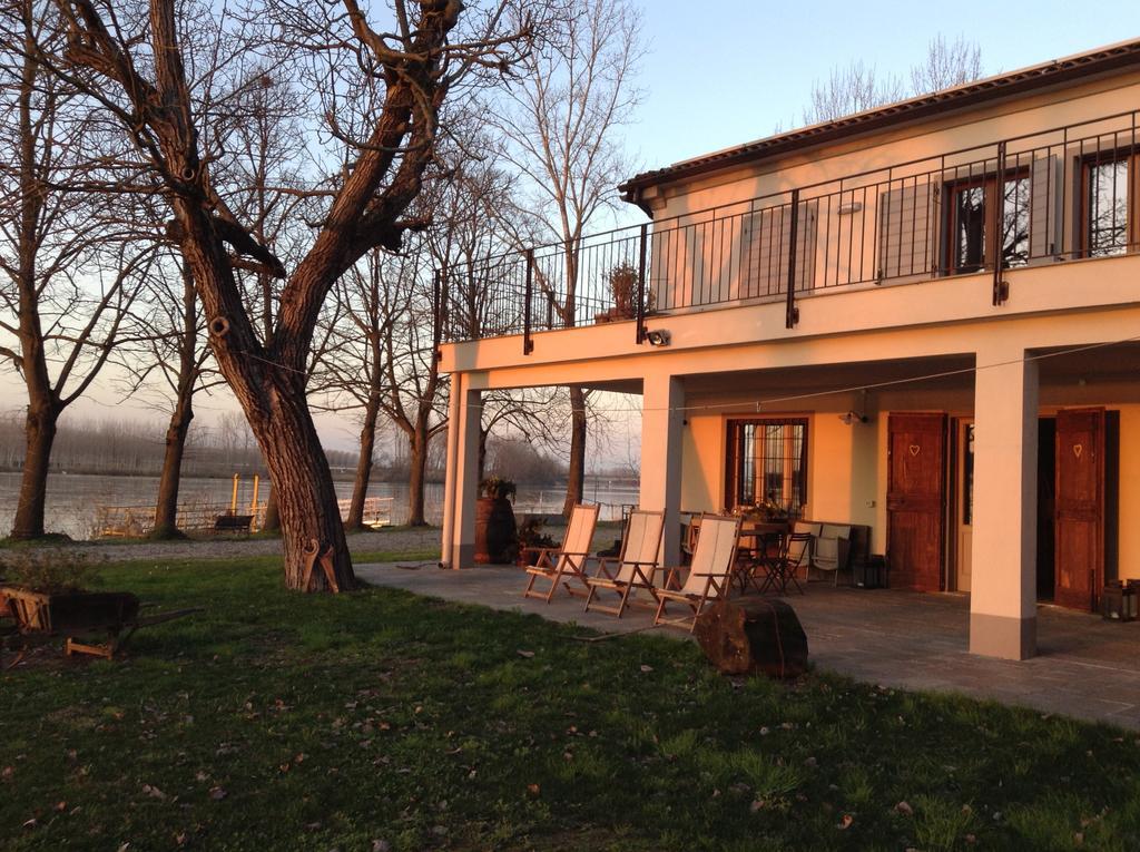 La Finestra Sul Po - Agriturismo Monticelli dʼOngina Exterior foto